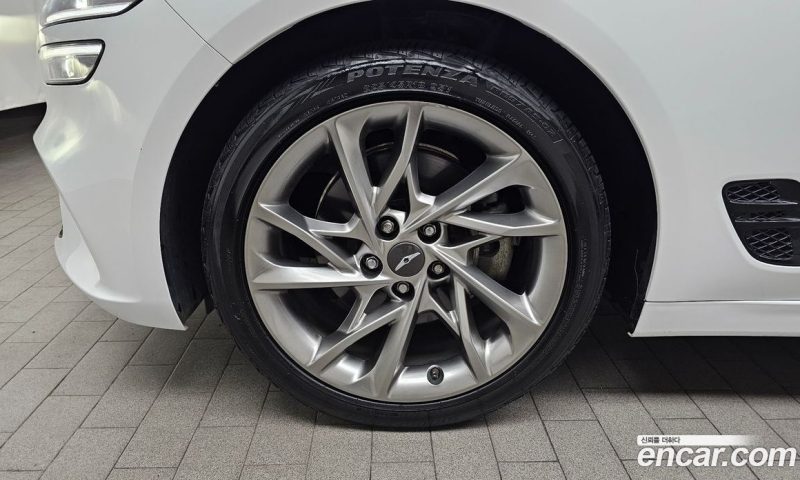 Genesis G70 Gasoline 2.0T 2WD