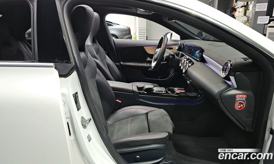Mercedes Benz CLA-Class CLA250 4MATIC
