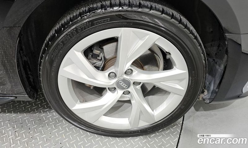 Audi A4 45 TFSI Premium