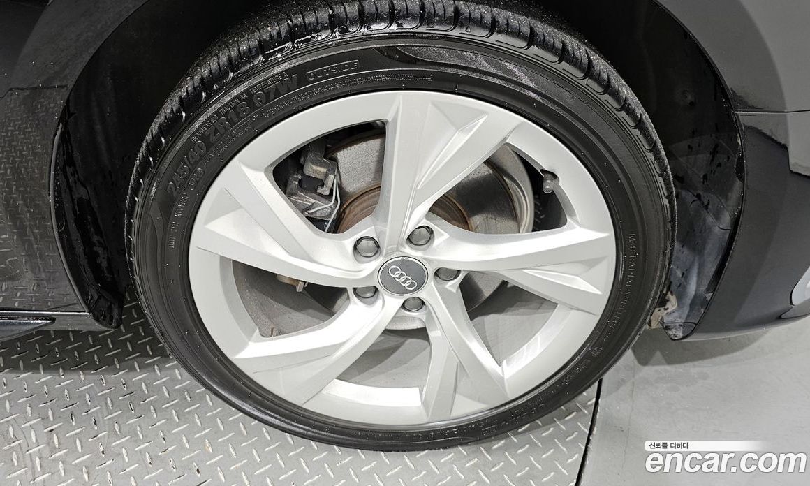Audi A4 45 TFSI Premium