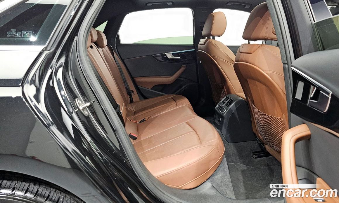 Audi A4 45 TFSI Premium