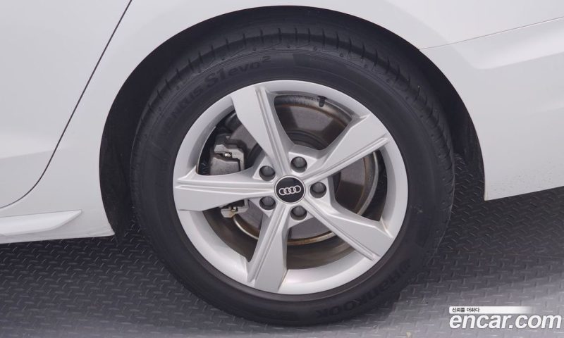 Audi A4 40 TFSI