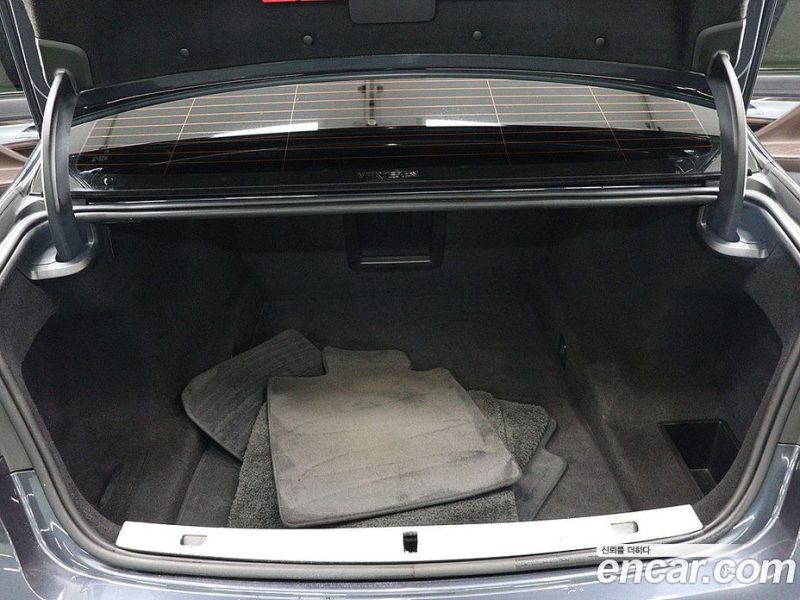 BMW 7-Series 730Ld xDrive Design Pure Excellence