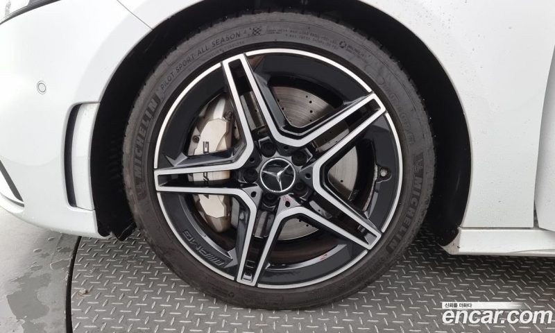 Mercedes Benz A-Class AMG A35 4MATIC Sedan