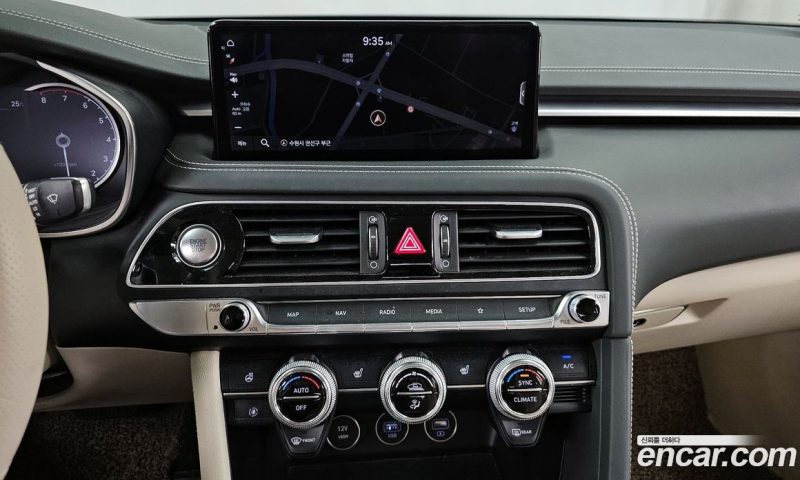 Genesis G70 Gasoline 2.0T 2WD