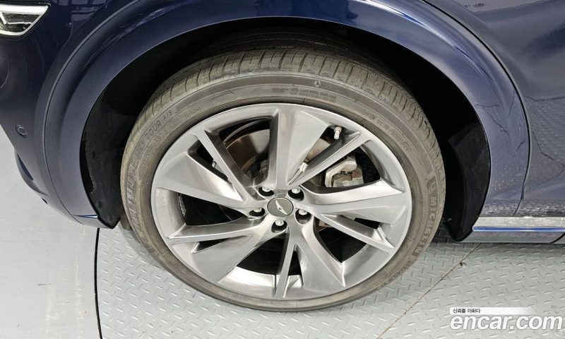 Genesis GV70 2.5T Gasoline 2WD