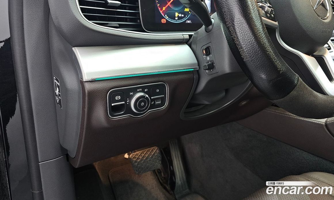 Mercedes Benz GLE-Class GLE300d 4MATIC