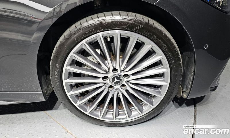 Mercedes Benz C-Class C300 AMG Line
