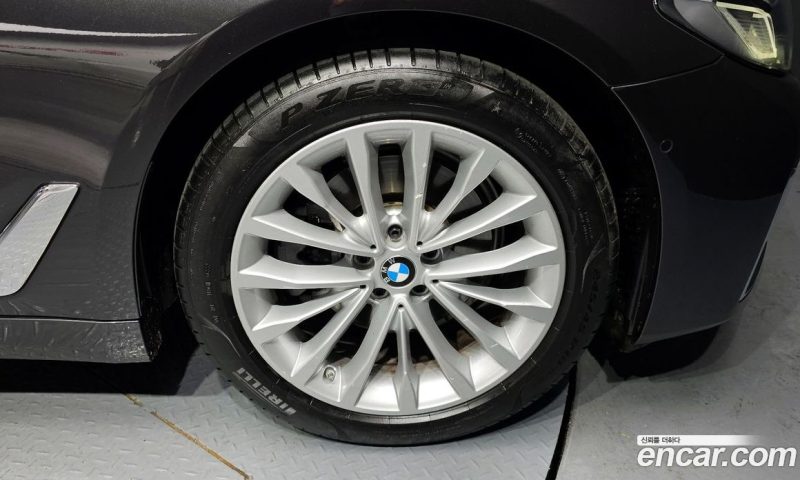 BMW 5-Series i520 Luxury