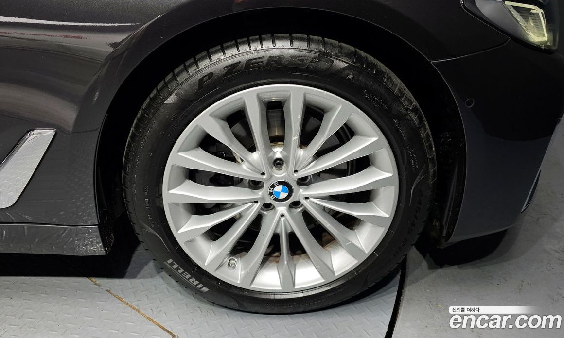 BMW 5-Series i520 Luxury