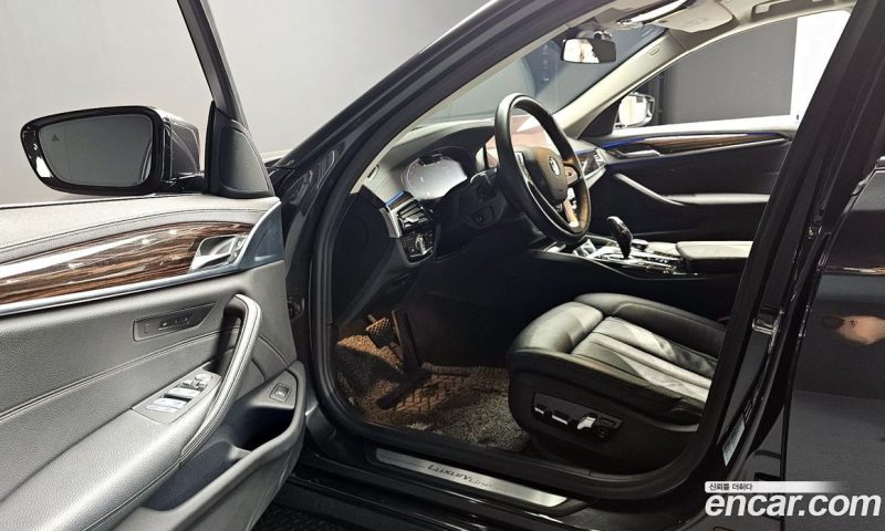 BMW 5-Series i520 Luxury