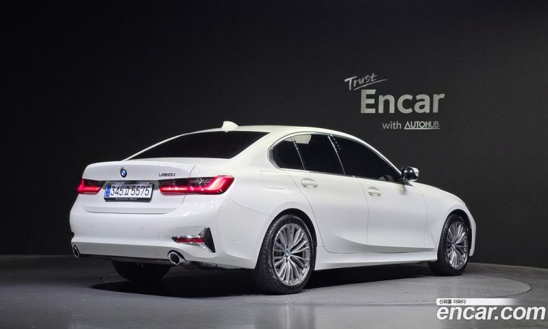 BMW 3-Series i320 Luxury