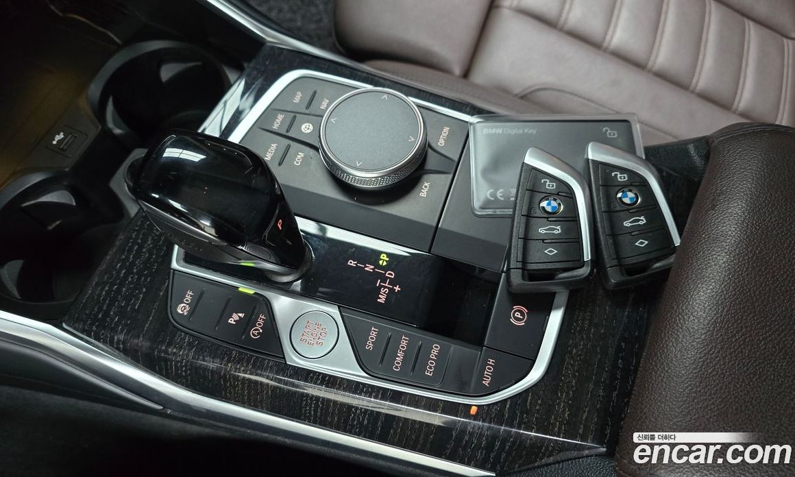 BMW 3-Series i320 Luxury
