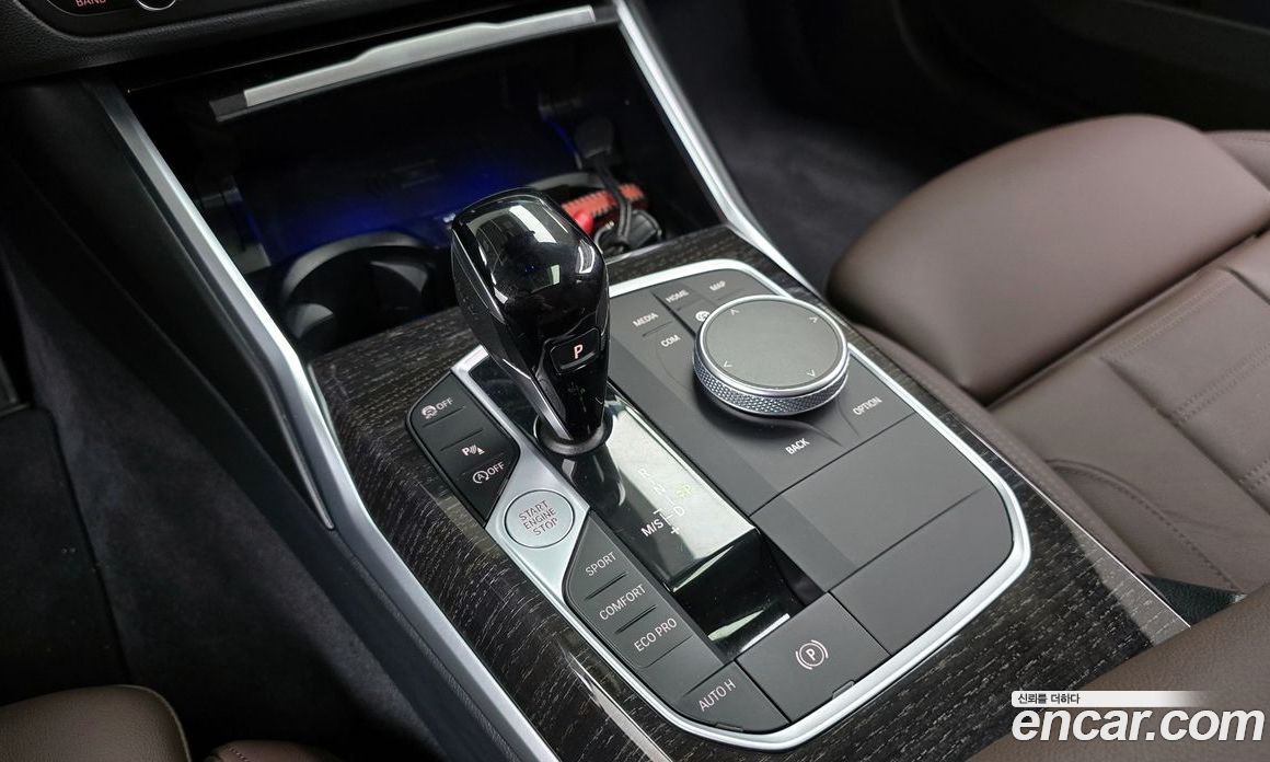 BMW 3-Series i320 Luxury