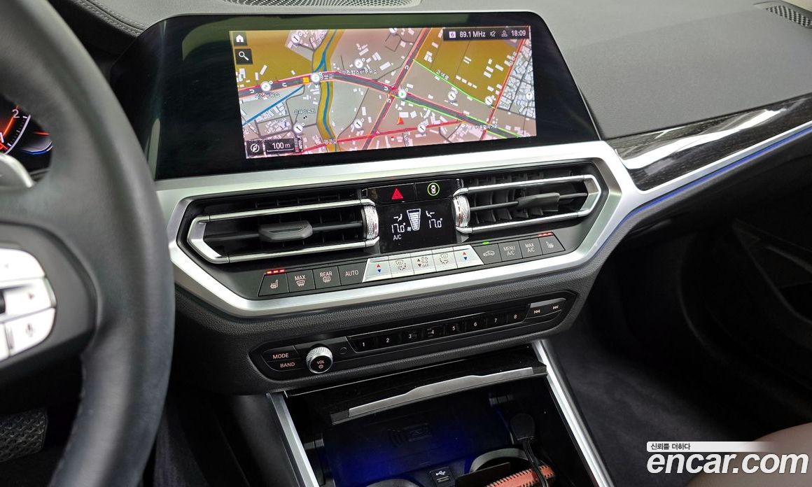 BMW 3-Series i320 Luxury