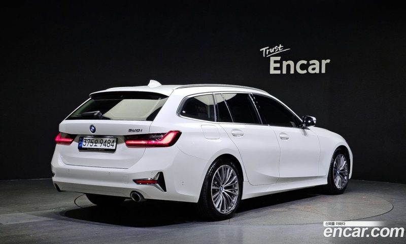 BMW 3-Series i320 Touring Luxury