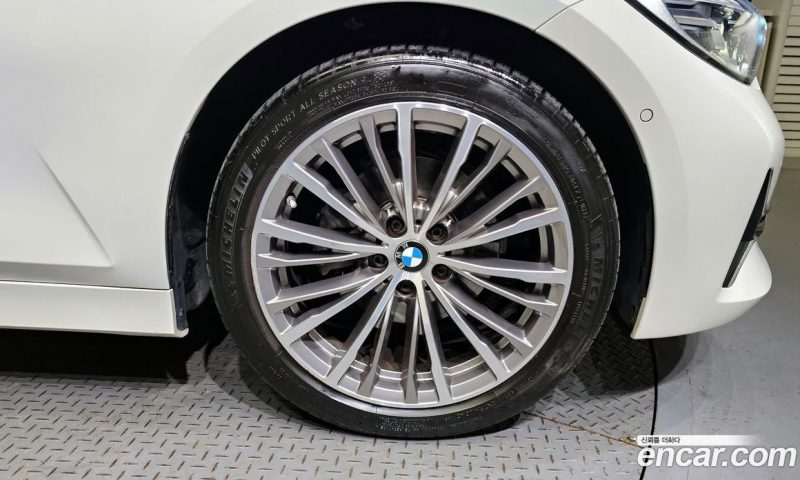 BMW 3-Series i320 Touring Luxury