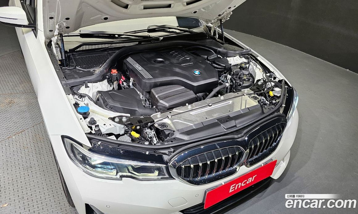 BMW 3-Series i320 Touring Luxury