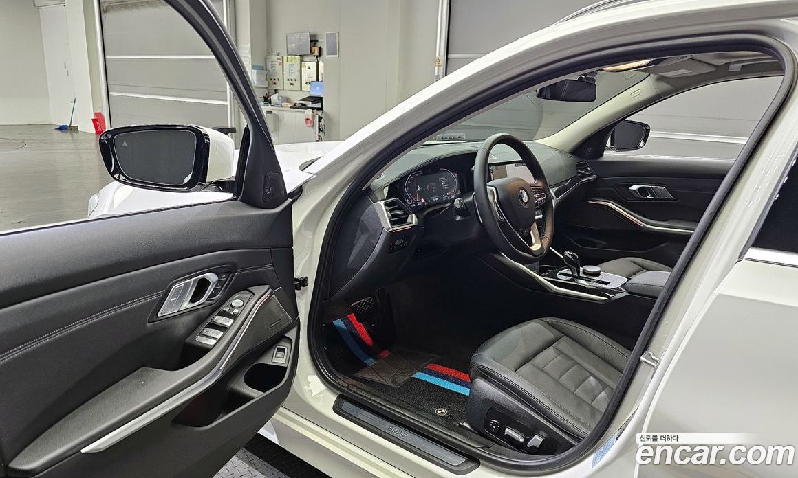 BMW 3-Series i320 Touring Luxury