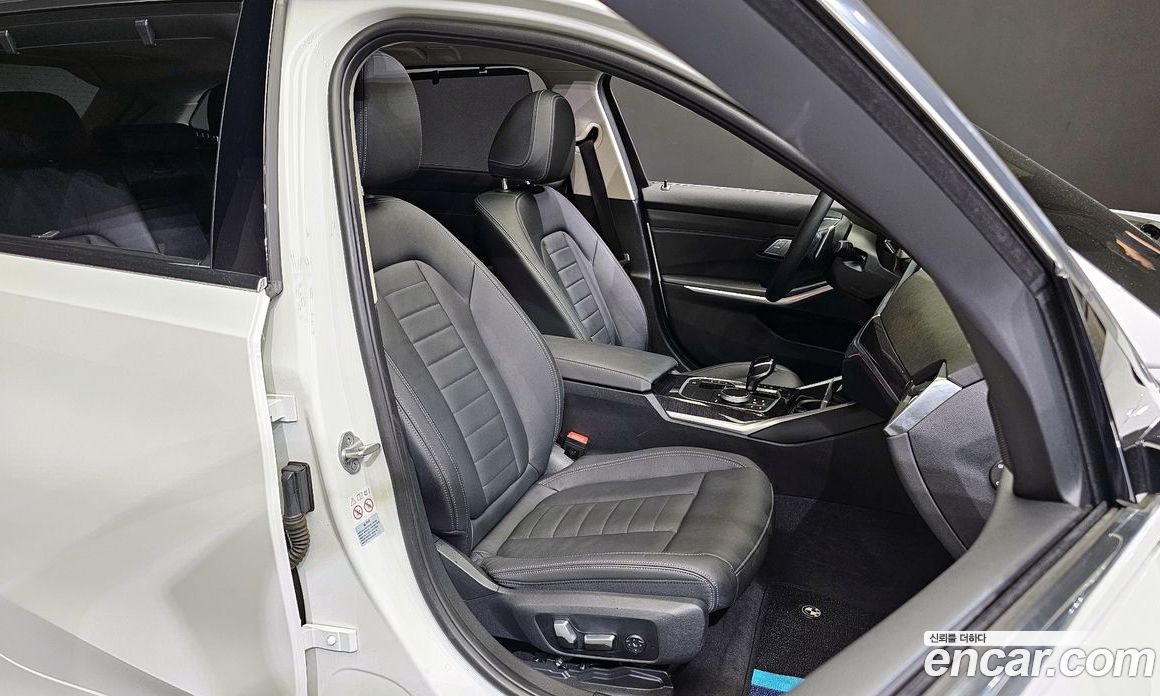BMW 3-Series i320 Touring Luxury