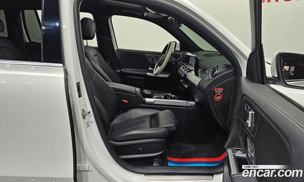 Mercedes Benz GLB-Class GLB220