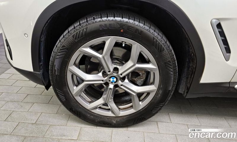 BMW X3 xDrive i20