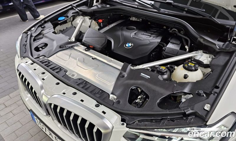 BMW X3 xDrive i20