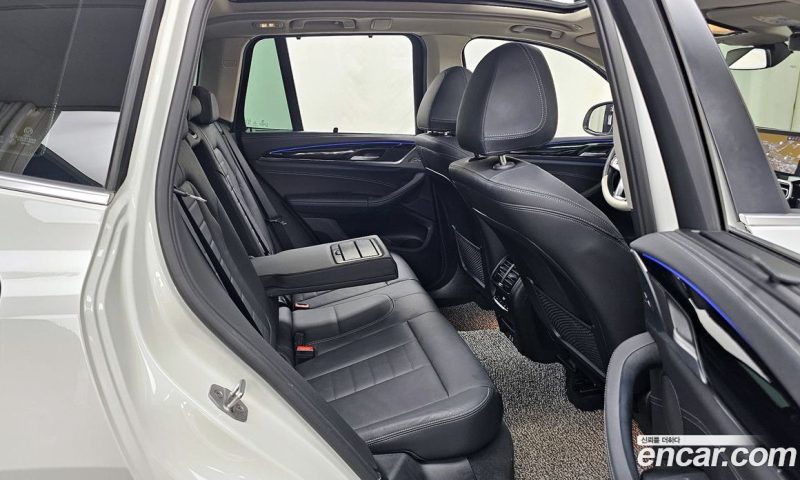 BMW X3 xDrive i20