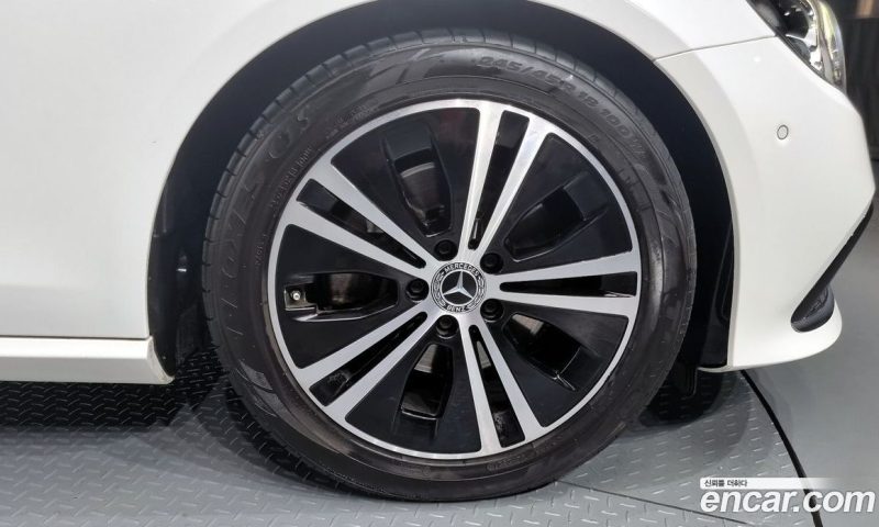 Mercedes Benz E-Class E250 Avantgarde