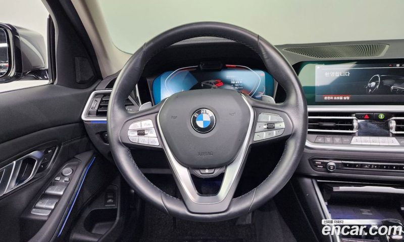 BMW 3-Series i320 Luxury