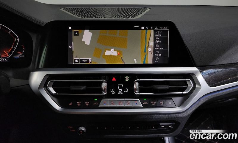 BMW 3-Series i320 Luxury