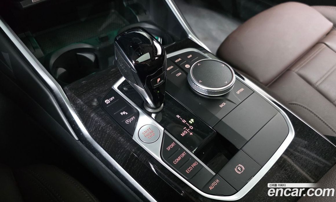 BMW 3-Series i320 Luxury