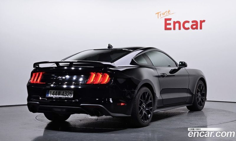 Ford Mustang Coupe