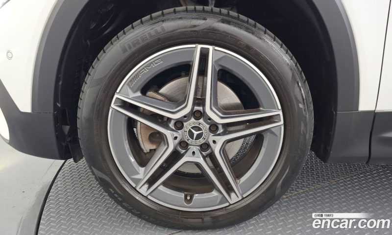 Mercedes Benz GLB-Class GLB250 4MATIC