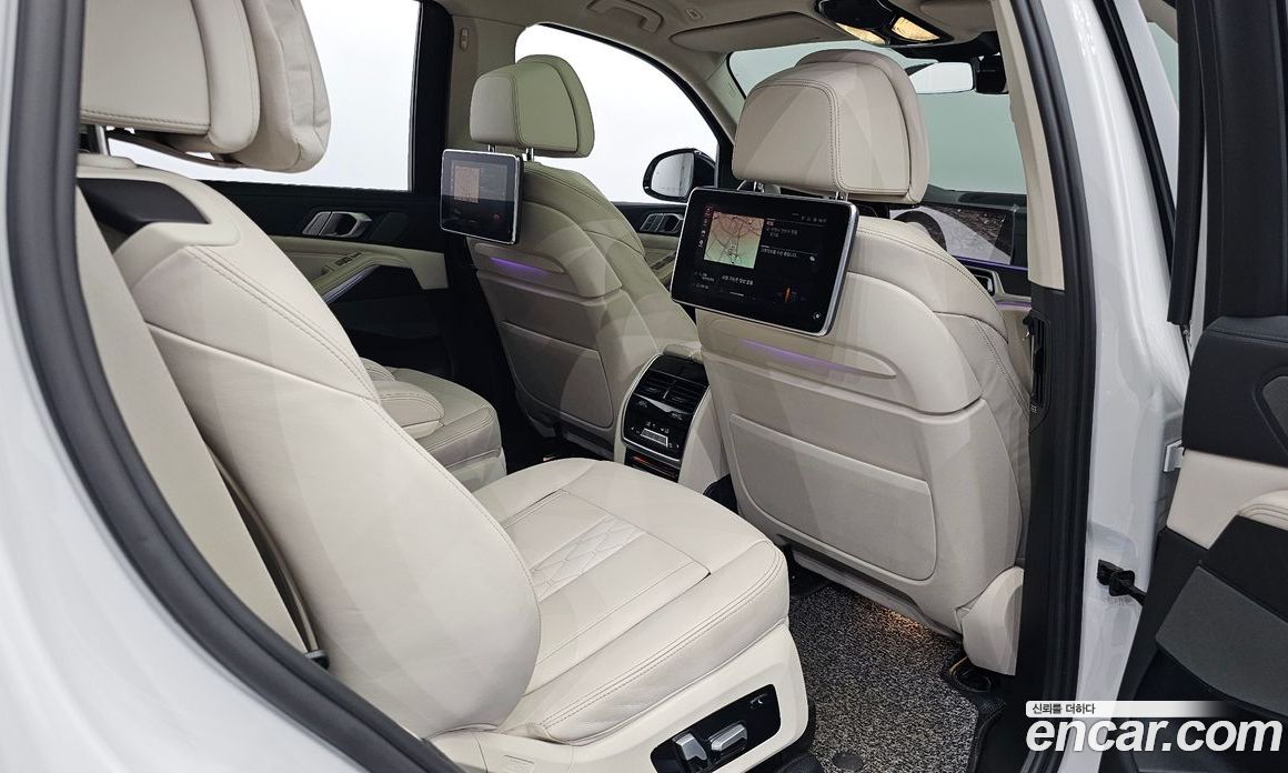 BMW X7 xDrive i40 Design Pure Excellence 6-Seater