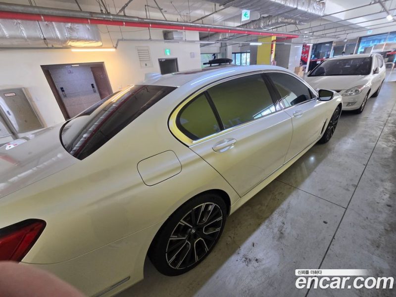 BMW 7-Series 740Li xDrive M Sport Package