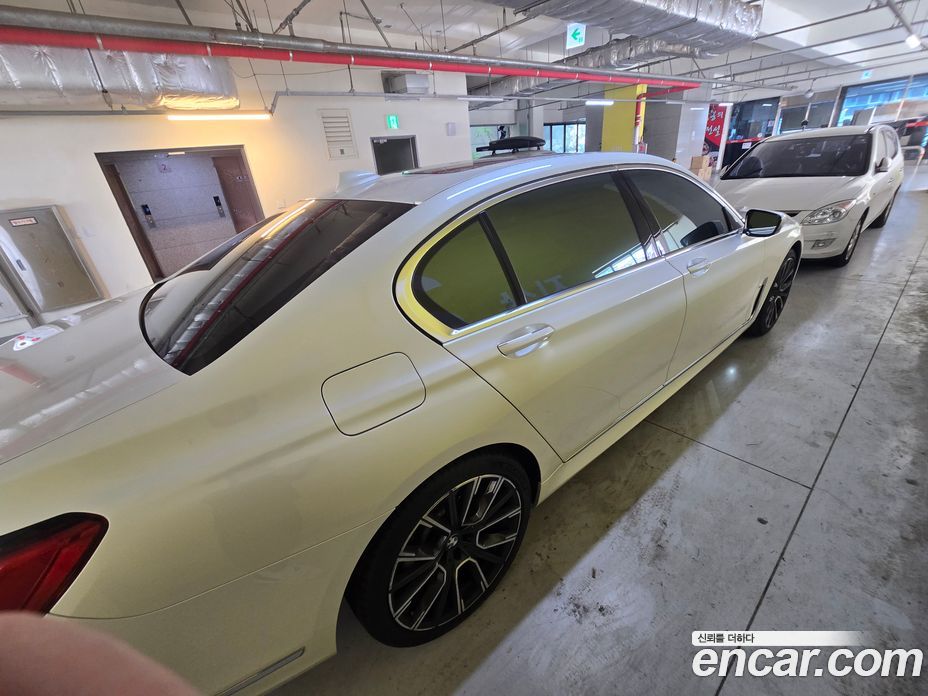 BMW 7-Series 740Li xDrive M Sport Package