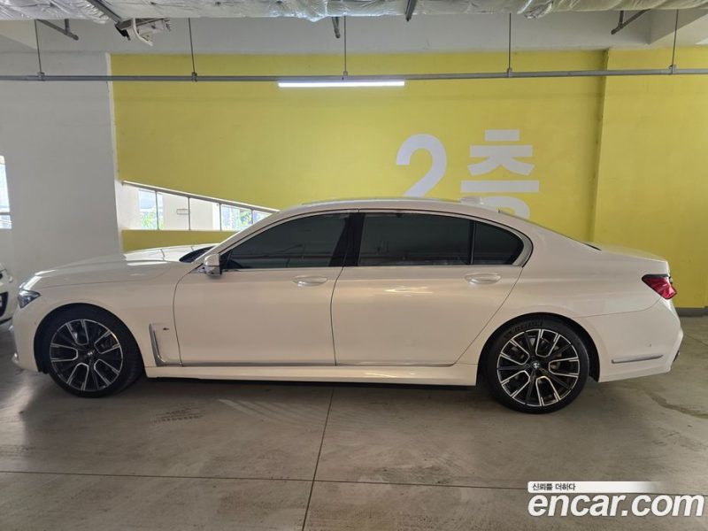 BMW 7-Series 740Li xDrive M Sport Package