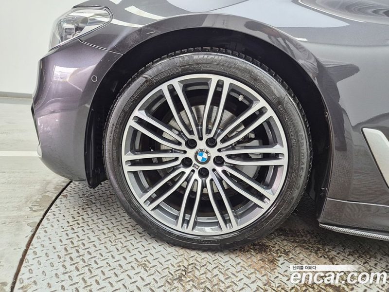 BMW 5-Series 520D M Sport Package Plus