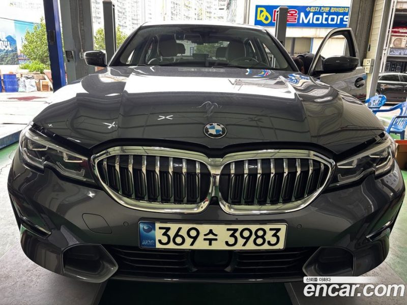 BMW 3-Series i320 Luxury