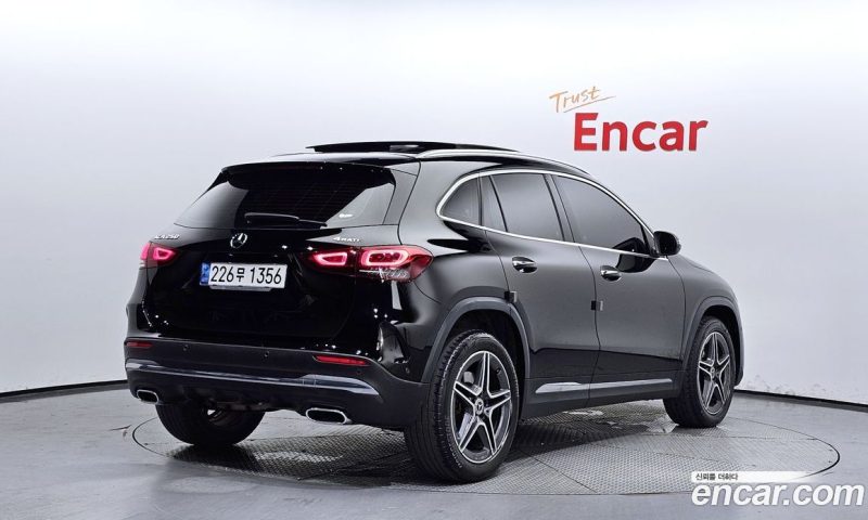 Mercedes Benz GLA-Class GLA250 4MATIC