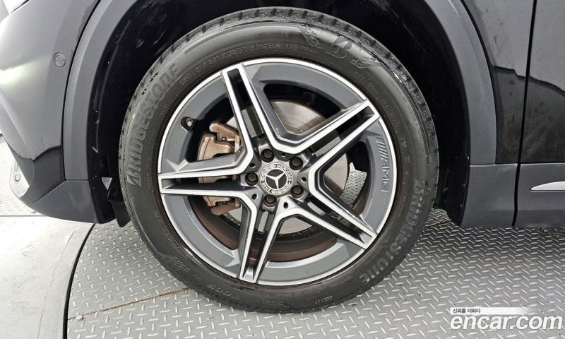 Mercedes Benz GLA-Class GLA250 4MATIC
