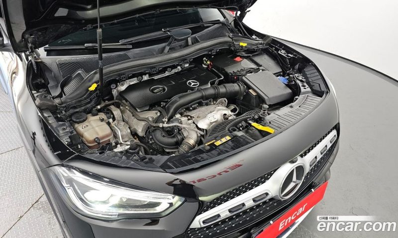 Mercedes Benz GLA-Class GLA250 4MATIC