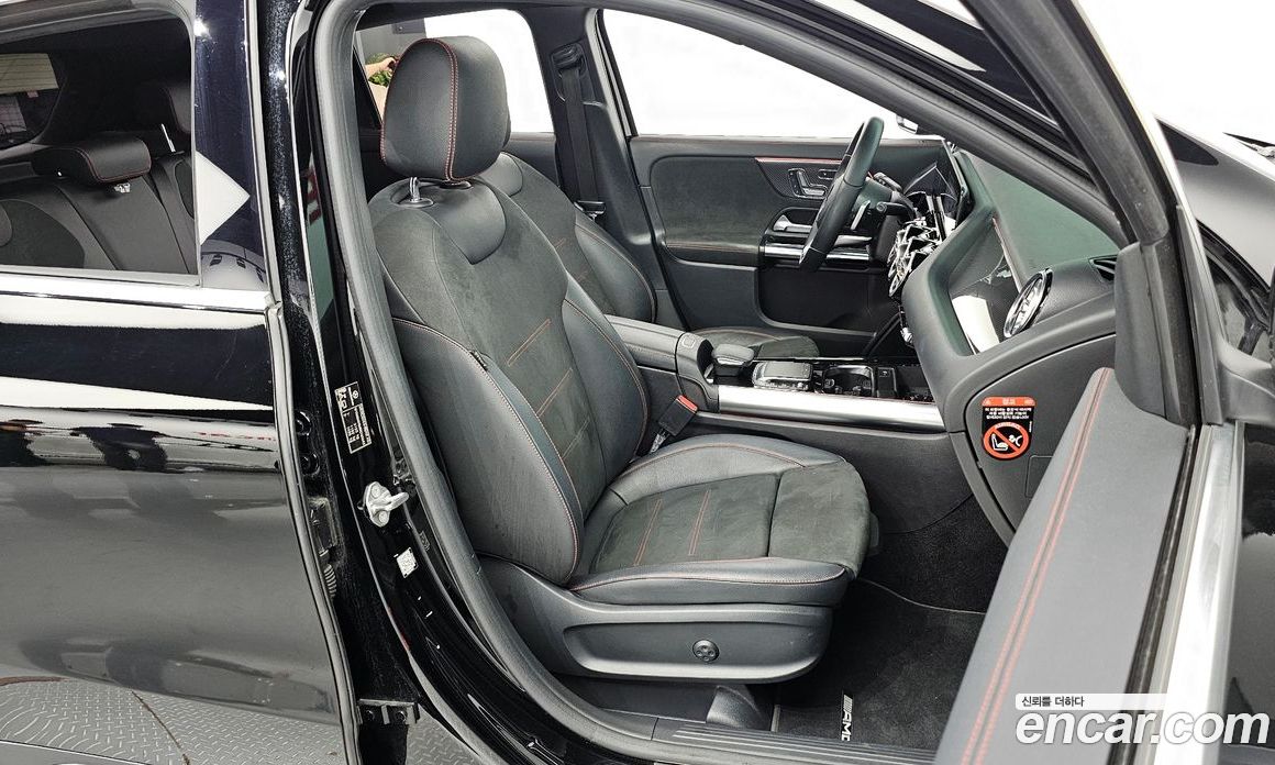 Mercedes Benz GLA-Class GLA250 4MATIC