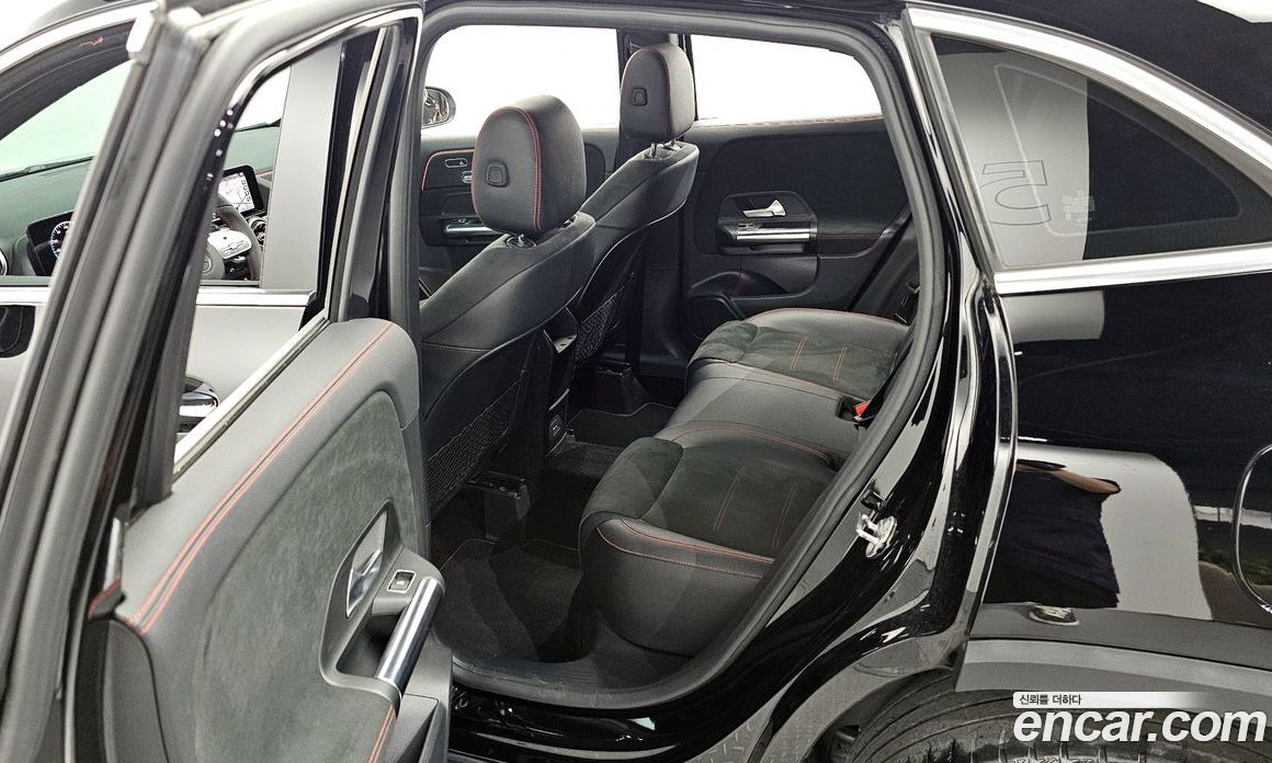 Mercedes Benz GLA-Class GLA250 4MATIC