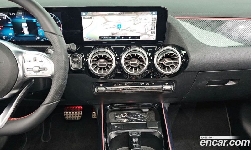 Mercedes Benz GLA-Class GLA250 4MATIC