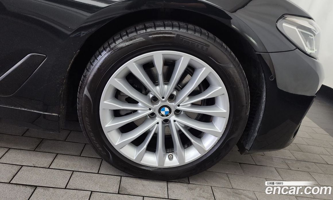 BMW 5-Series i520 Luxury