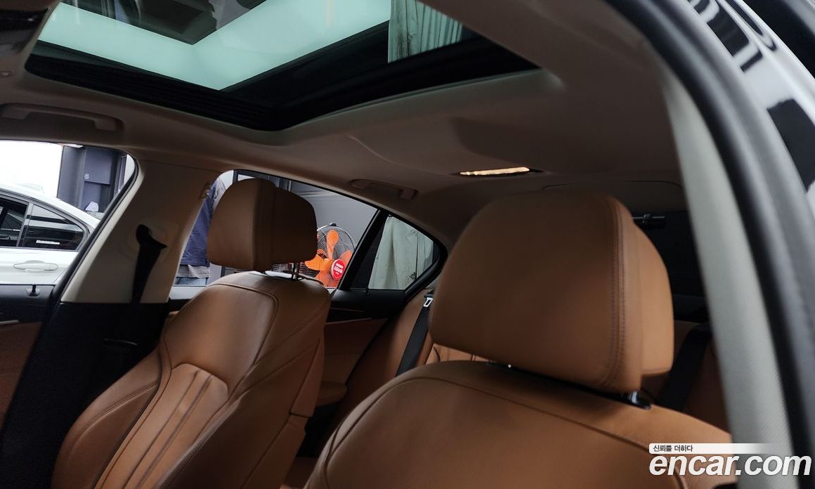 BMW 5-Series i520 Luxury