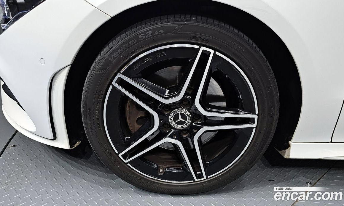 Mercedes Benz CLA-Class CLA250 4MATIC