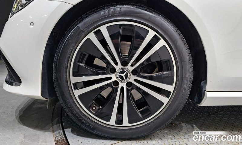 Mercedes Benz E-Class E250 Avantgarde
